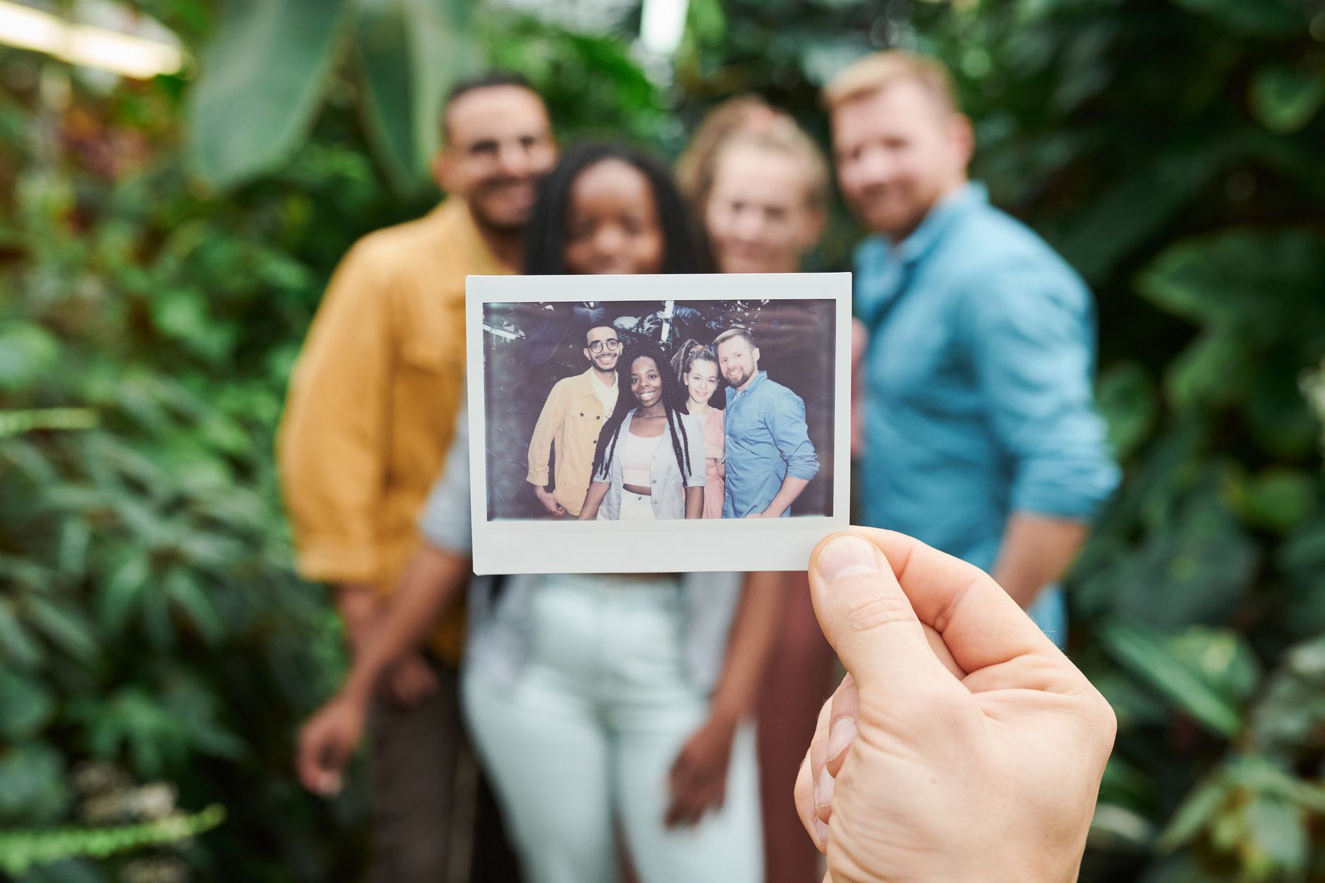 How to share pictures with a group