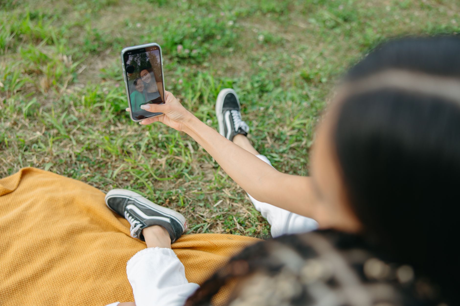 Photo app for long distance friends